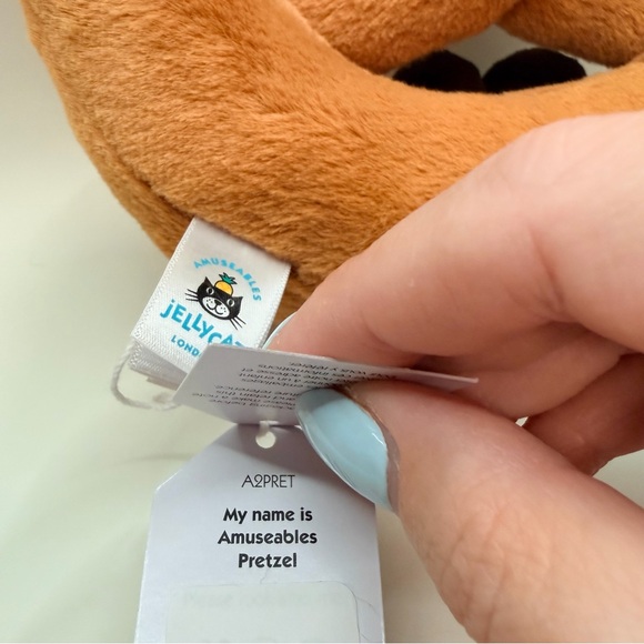 Jellycat amuseables pretzel new with tags - Picture 7 of 9